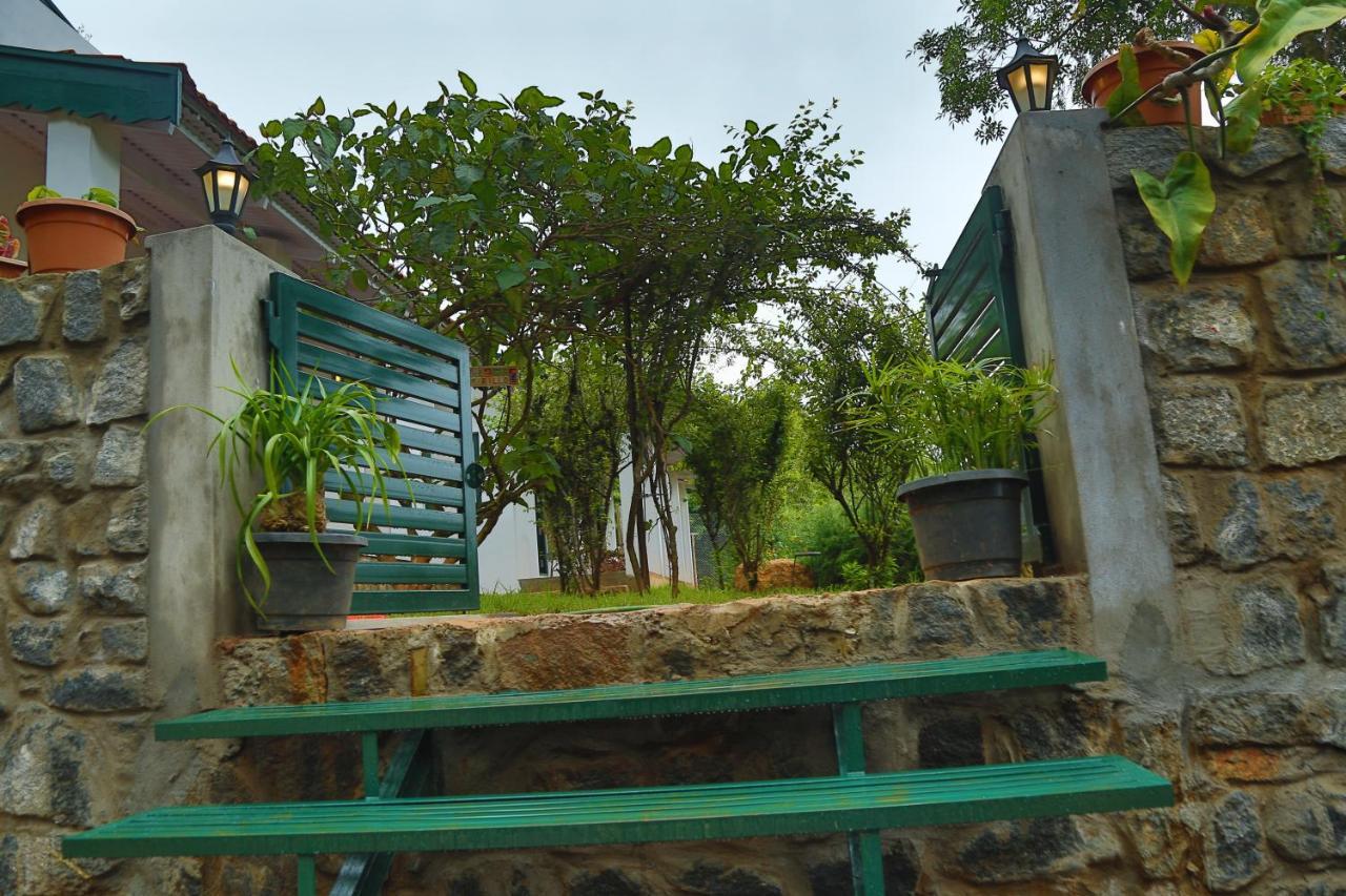 Bed and Breakfast The Tamarillo à Ooty Extérieur photo